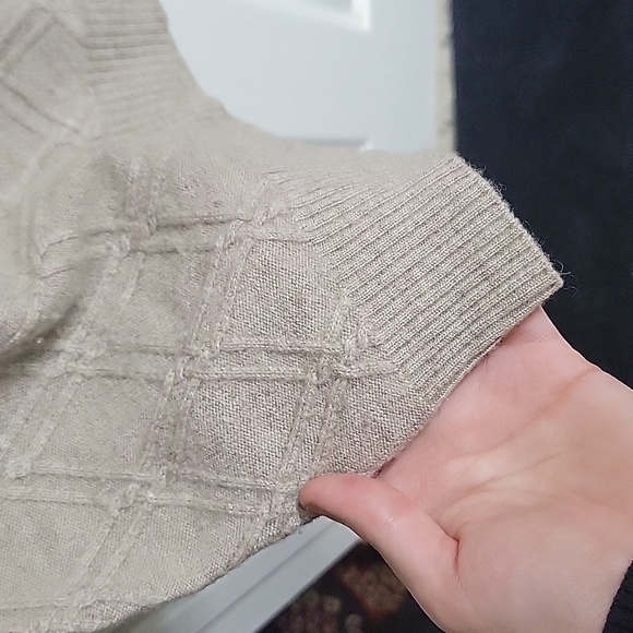 Saks Fifth Avenue Black Label 100% Thick Cashmere Cable Knit Super Plush Sweater - Picture 5 of 8